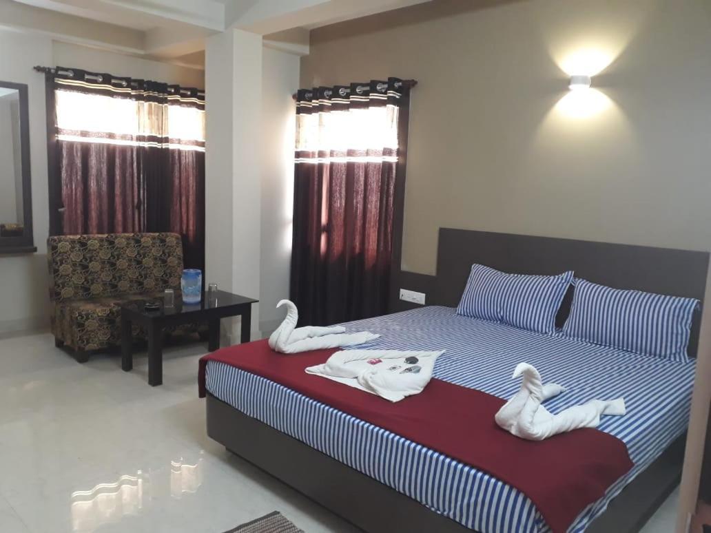 Goroomgo Hotel UK Palace Puri Exterior foto